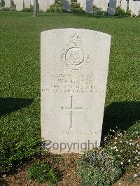 Sangro River War Cemetery - Fisher, William George