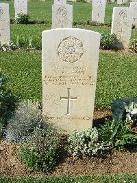 Sangro River War Cemetery - Grant, Charles Martin