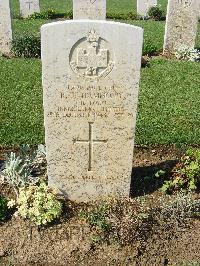 Sangro River War Cemetery - Hammond, Reginald John