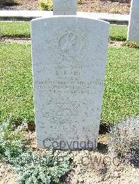 Sangro River War Cemetery - Hart, E