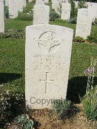 Sangro River War Cemetery - Hole, Frank