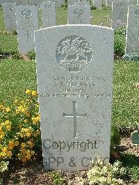 Sangro River War Cemetery - Holness, Albert Thomas