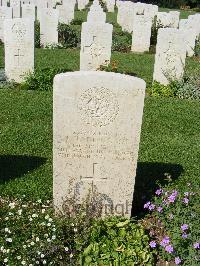 Sangro River War Cemetery - Jennings, James