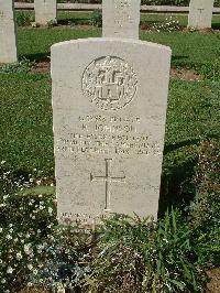 Sangro River War Cemetery - Johnson, Peter
