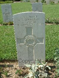 Sangro River War Cemetery - Johnston, Robert Gilbert
