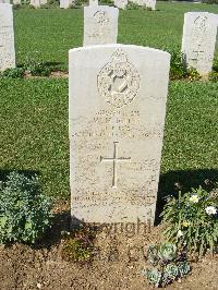 Sangro River War Cemetery - Johns, William Henry