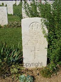 Sangro River War Cemetery - Jones, Joseph Hunter