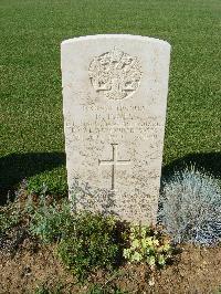 Sangro River War Cemetery - Jones, Roy