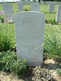 Sangro River War Cemetery - Lewis, Ernest Job