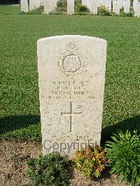 Sangro River War Cemetery - Lock, Henry Alfred