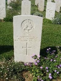 Sangro River War Cemetery - Longstaffe, G M