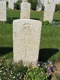 Sangro River War Cemetery - Love, Thomas Reuben