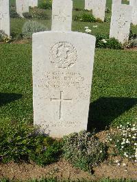 Sangro River War Cemetery - MacDonald, John Archibald