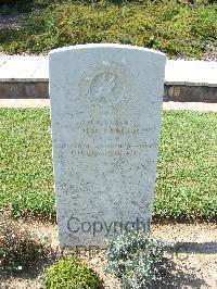 Sangro River War Cemetery - MacGregor, L