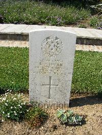 Sangro River War Cemetery - MacKie, Robert Anderson