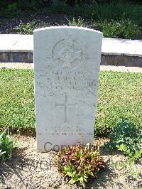 Sangro River War Cemetery - Mair, John