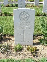 Sangro River War Cemetery - Mann, William