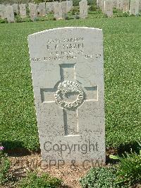 Sangro River War Cemetery - Mariu, Kereti Pau