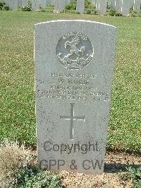 Sangro River War Cemetery - Mogie, William