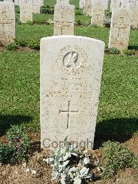Sangro River War Cemetery - Moore, W R