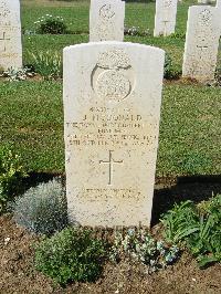 Sangro River War Cemetery - McDonald, John