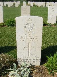 Sangro River War Cemetery - Newman, Frederick Reginald