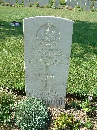 Sangro River War Cemetery - Nicholas, William James