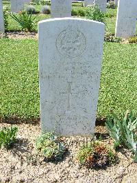 Sangro River War Cemetery - Oliver, Robert