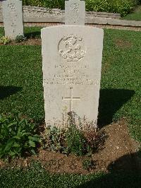 Sangro River War Cemetery - Pert, James