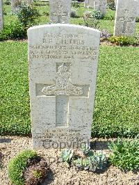 Sangro River War Cemetery - Peters, Frank Frederick John