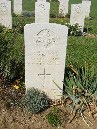Sangro River War Cemetery - Poulten, Peter William