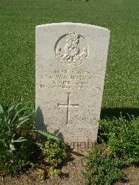 Sangro River War Cemetery - Quinton, Reginald William