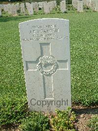 Sangro River War Cemetery - Reardon, John Ernest