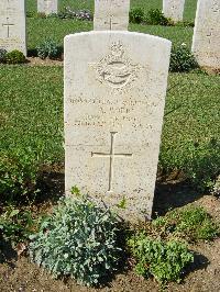 Sangro River War Cemetery - Robb, Andrew