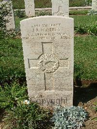 Sangro River War Cemetery - Roberts, John Lloyd