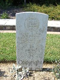 Sangro River War Cemetery - Roberts, Thomas Henry