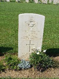 Sangro River War Cemetery - Savage, John Raymond