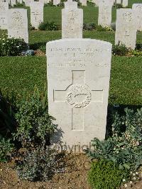 Sangro River War Cemetery - Shaw, Richard Henry