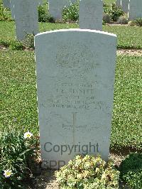 Sangro River War Cemetery - Sinnitt, John Edward