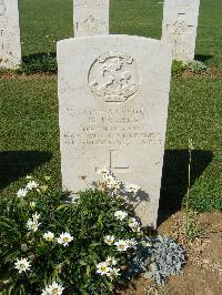 Sangro River War Cemetery - Skane, Derek John