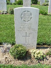 Sangro River War Cemetery - Smith, Ernest Leslie