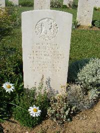 Sangro River War Cemetery - Sneddon, Ronald MacNab