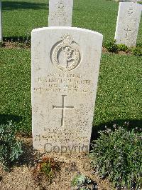 Sangro River War Cemetery - Stanton-Scott, Douglas