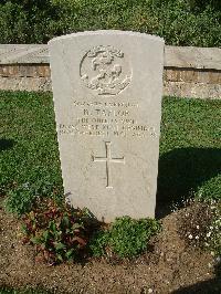 Sangro River War Cemetery - Taylor, David