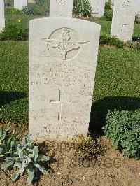 Sangro River War Cemetery - Taylor, James