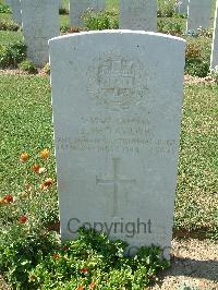 Sangro River War Cemetery - Taylor, John William