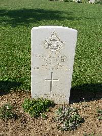 Sangro River War Cemetery - Templer, P W