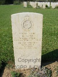 Sangro River War Cemetery - Thom, Robert