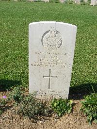 Sangro River War Cemetery - Toes, Frank