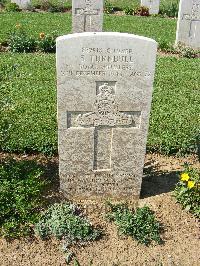 Sangro River War Cemetery - Turnbull, Stanley